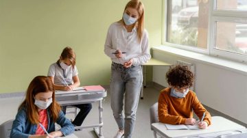 Pais buscam apoio de professores particulares na pandemia